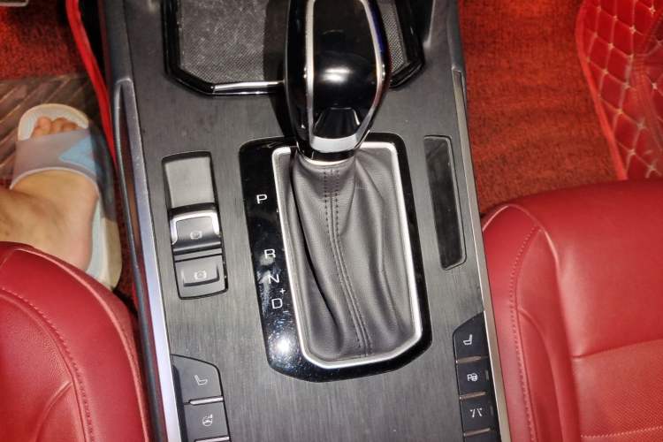 Used Wey VV5 2017 2.0T Flagship Edition Gear Lever