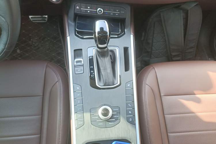 Used Wey VV5 2017 2.0T Ultra-Luxury Version Gear Lever