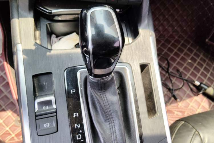 Used Wey VV5 2017 2.0T Ultra-Luxury Version Gear Lever