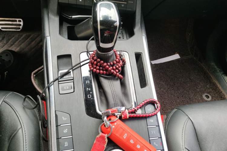 Used Wey VV5 2017 2.0T Flagship Edition Gear Lever