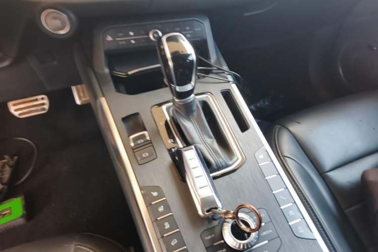 Used Wey VV5 2017 2.0T Ultra-Luxury Version Gear Lever