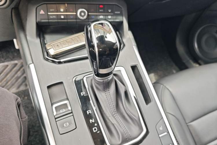 Used Wey VV5 2017 2.0T Ultra-Luxury Version Gear Lever
