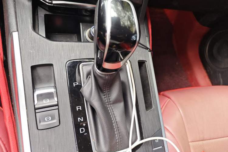 Used Wey VV5 2017 2.0T Flagship Edition Gear Lever