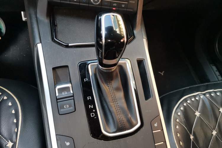 Used Wey VV5 2017 2.0T Ultra-Luxury Version Gear Lever