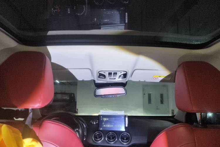 Used Wey VV5 2017 2.0T Ultra-Luxury Version Headliner