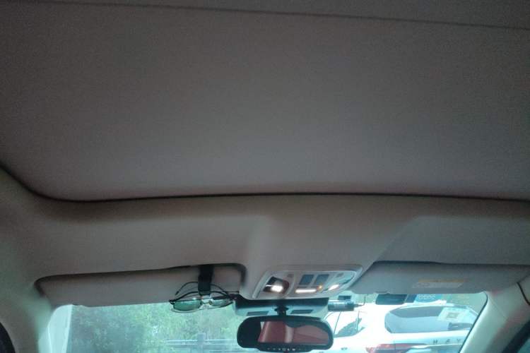 Used Wey VV5 2017 2.0T Flagship Edition Headliner