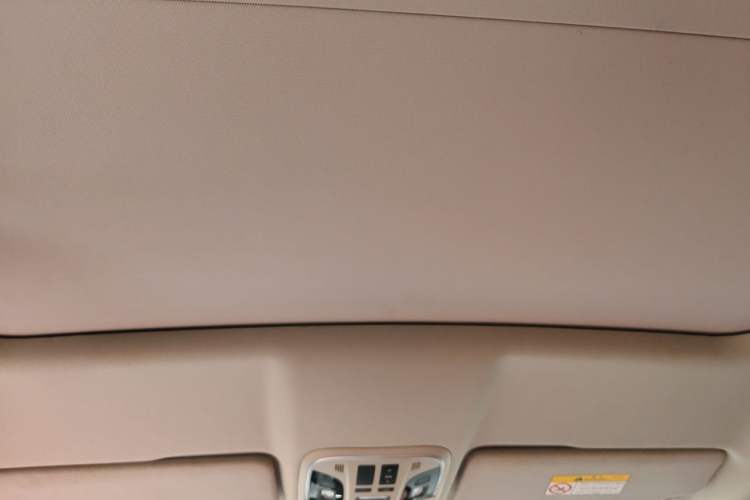 Used Wey VV5 2017 2.0T Flagship Edition Headliner