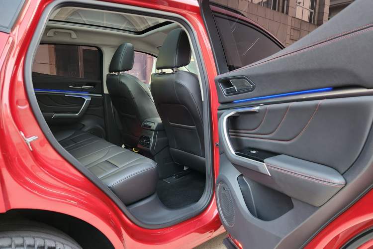 Used Wey VV5 2017 2.0T Ultra-Luxury Version Interior 14