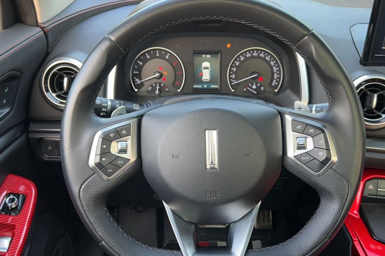 Used Wey VV5 2017 2.0T Ultra-Luxury Version Interior 4