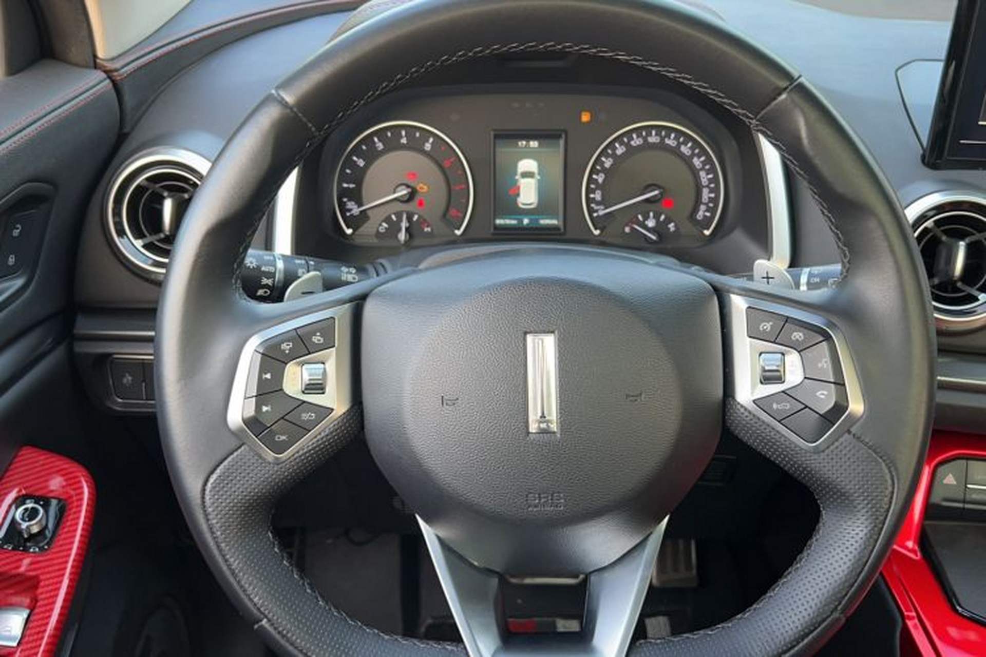 Used Wey VV5 2017 2.0T Ultra-Luxury Version Interior 4