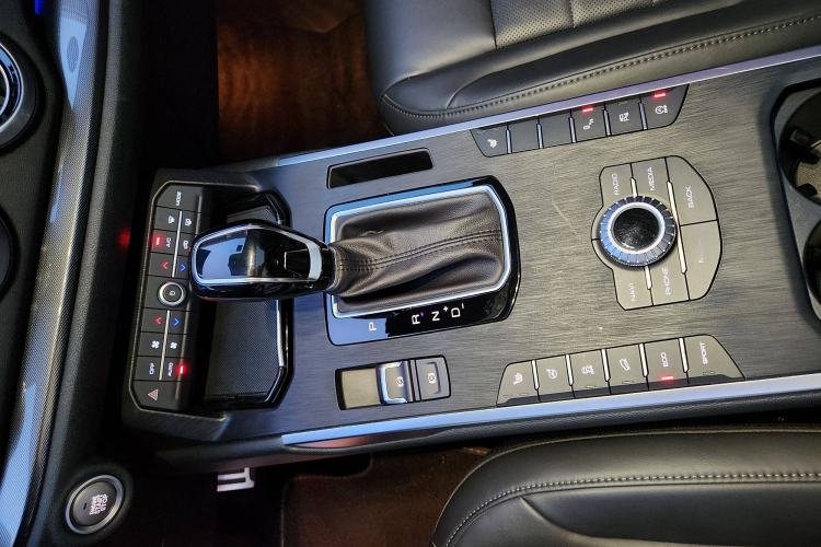 Used Wey VV5 2017 2.0T Ultra-Luxury Version Interior 7