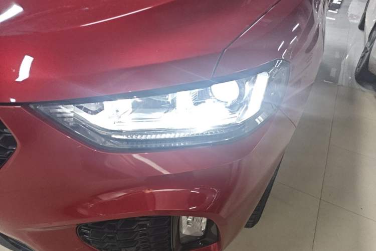 Used Wey VV5 2017 2.0T Ultra-Luxury Version Left Front Headlight