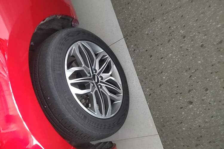 Used Wey VV5 2017 2.0T Ultra-Luxury Version Left Front Wheel Hub