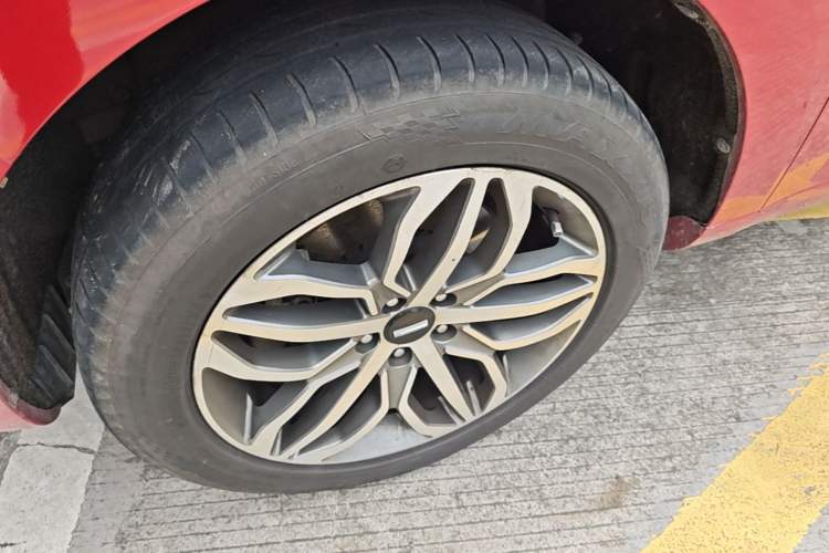 Used Wey VV5 2017 2.0T Ultra-Luxury Version Left Front Wheel Hub