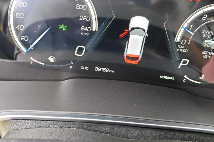 Used Wey VV5 2017 2.0T Flagship Edition Odometer Close Up