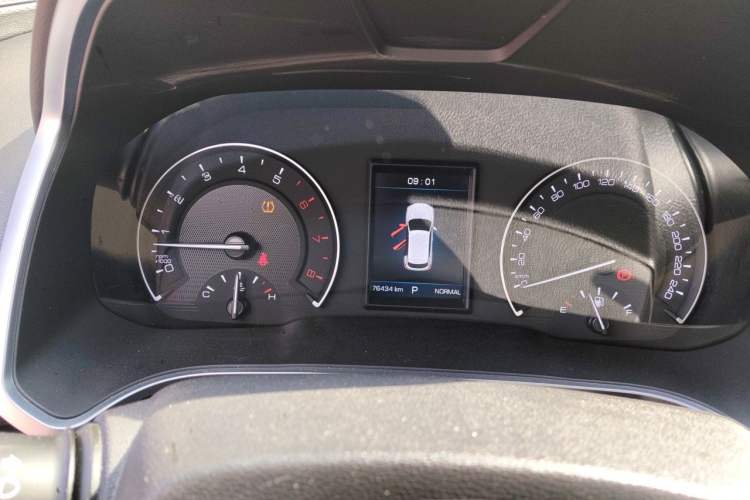 Used Wey VV5 2017 2.0T Ultra-Luxury Version Odometer Close Up