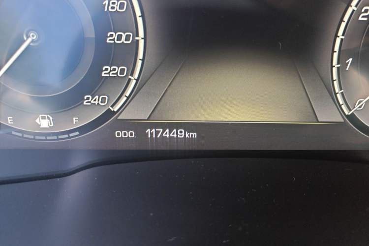 Used Wey VV5 2017 2.0T Flagship Edition Odometer Close Up