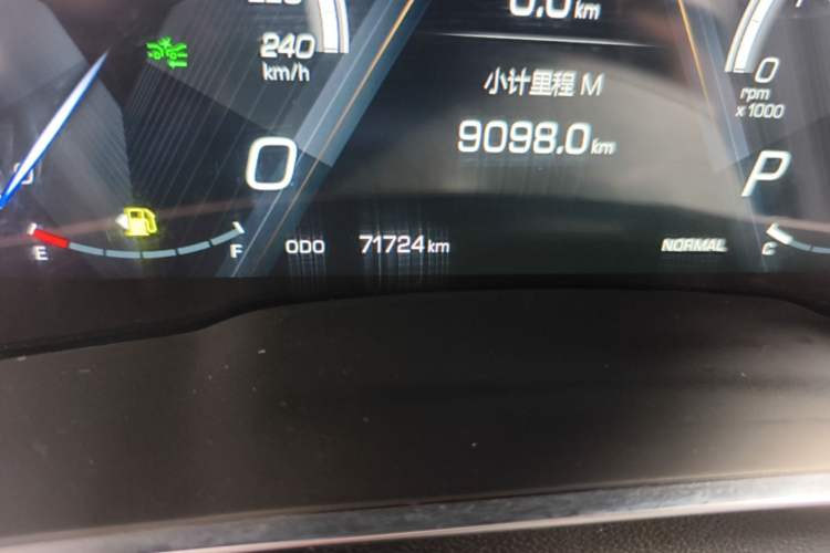Used Wey VV5 2017 2.0T Flagship Edition Odometer Close Up