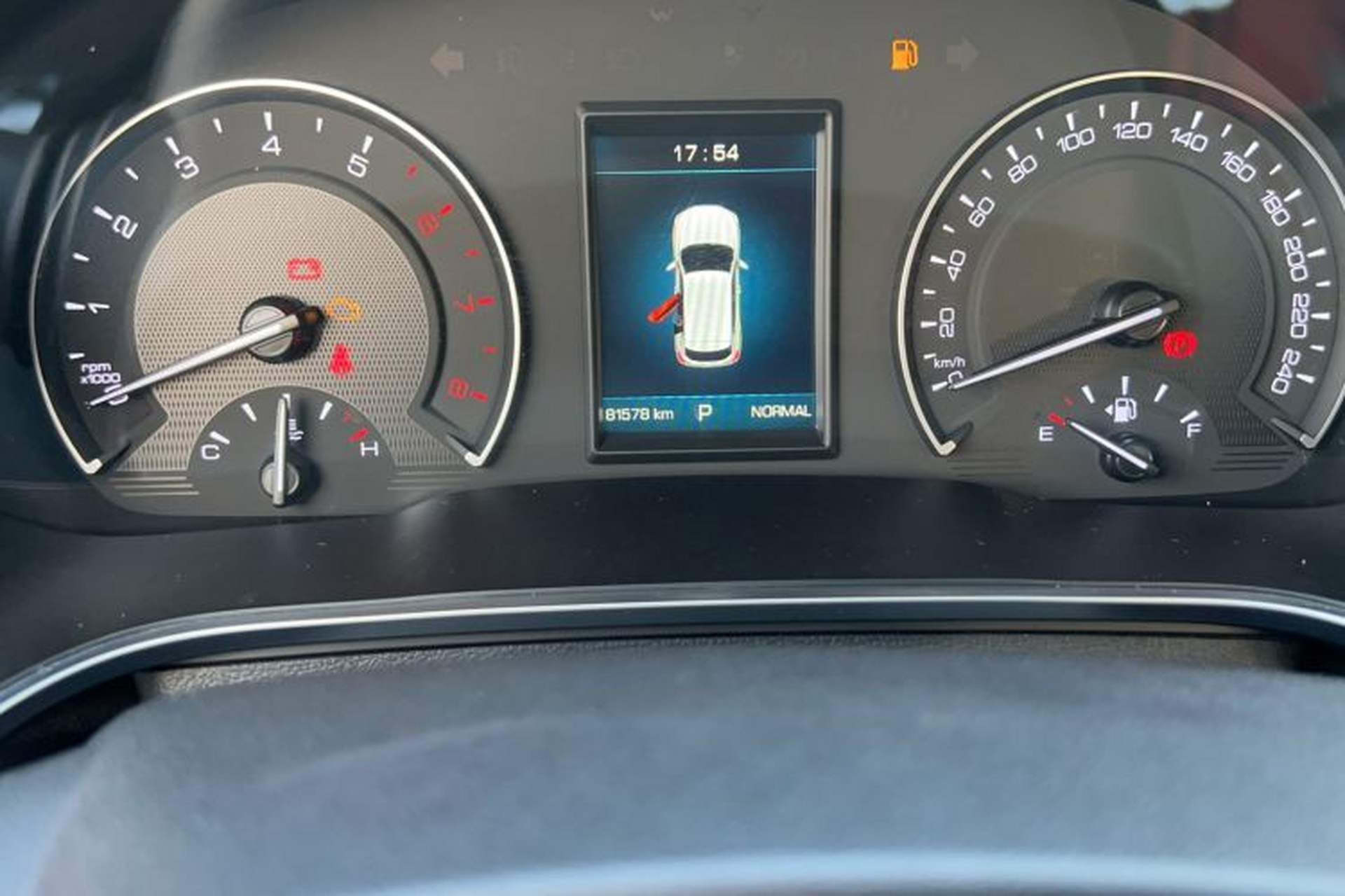 Used Wey VV5 2017 2.0T Ultra-Luxury Version Odometer Close Up