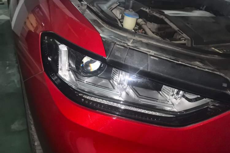 Used Wey VV5 2017 2.0T Ultra-Luxury Version Right Front Headlight