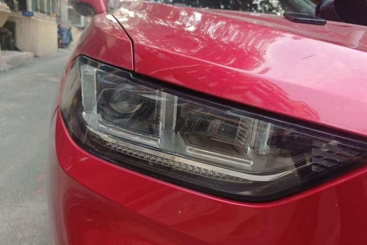 Used Wey VV5 2017 2.0T Flagship Edition Right Front Headlight