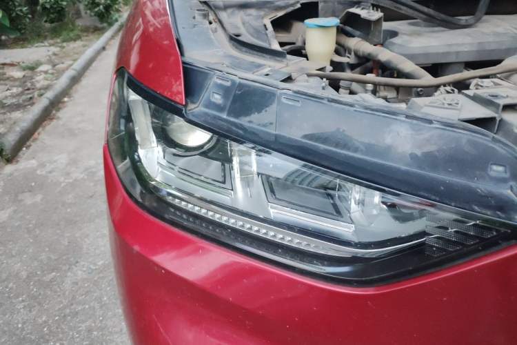 Used Wey VV5 2017 2.0T Flagship Edition Right Front Headlight