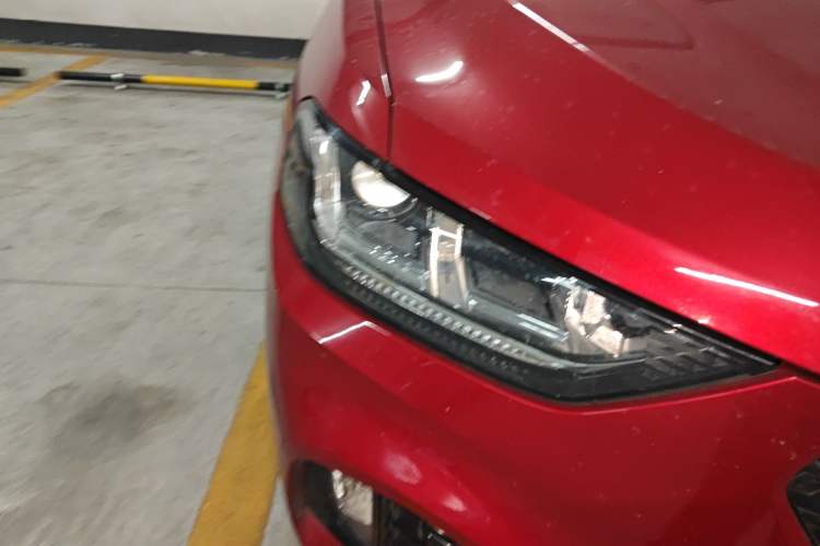Used Wey VV5 2017 2.0T Flagship Edition Right Front Headlight
