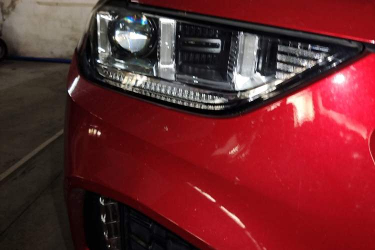 Used Wey VV5 2017 2.0T Flagship Edition Right Front Headlight