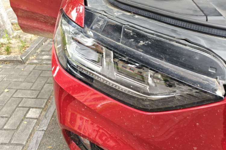 Used Wey VV5 2017 2.0T Flagship Edition Right Front Headlight