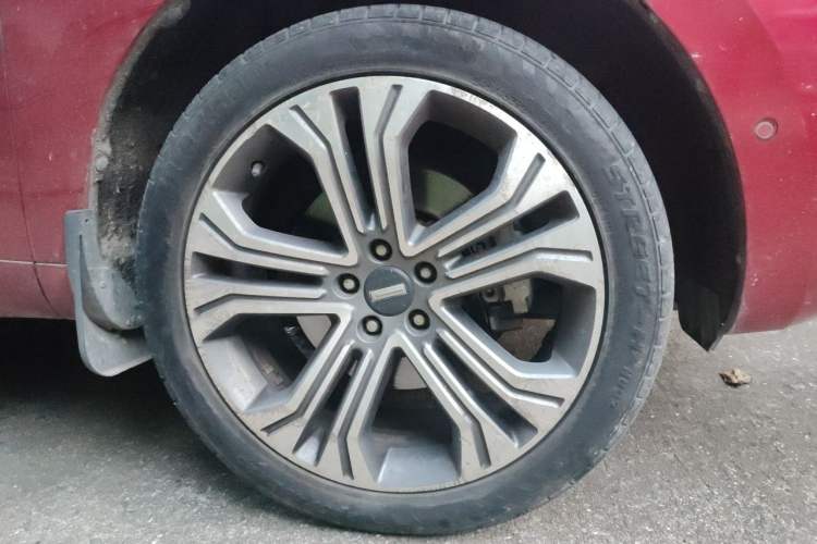 Used Wey VV5 2017 2.0T Flagship Edition Right Front Wheel Hub