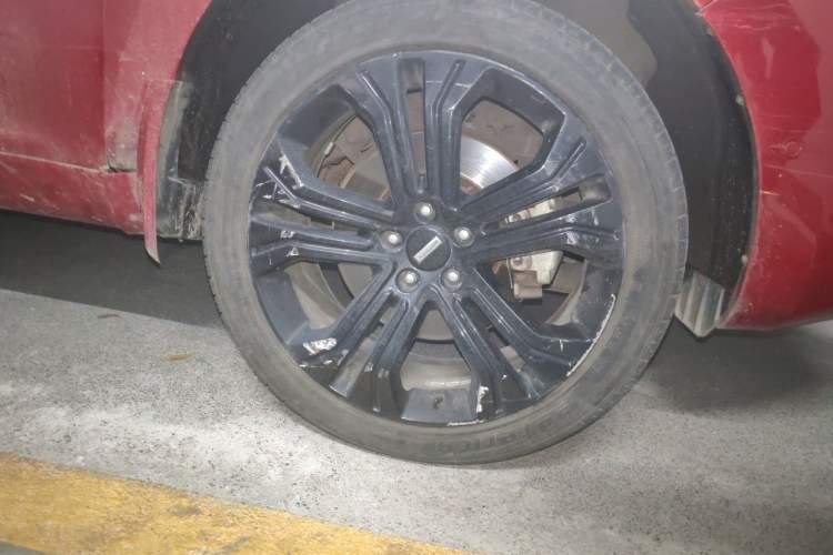 Used Wey VV5 2017 2.0T Flagship Edition Right Front Wheel Hub