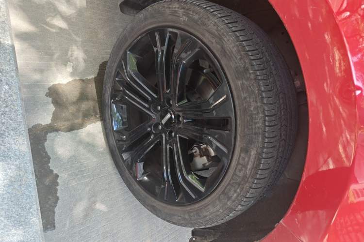 Used Wey VV5 2017 2.0T Flagship Edition Right Front Wheel Hub