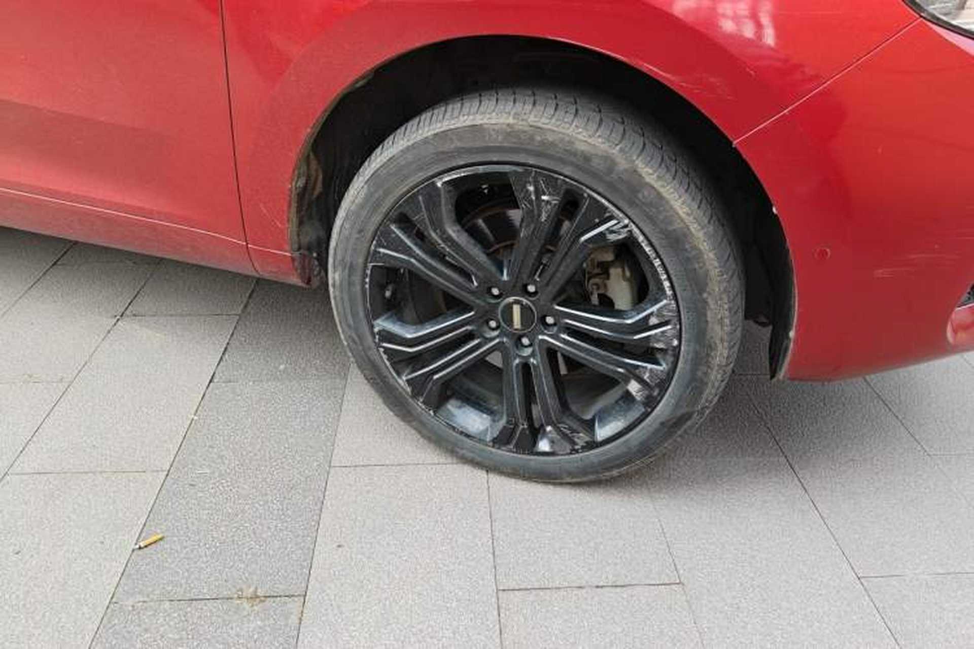 Used Wey VV5 2017 2.0T Flagship Edition Right Front Wheel Hub