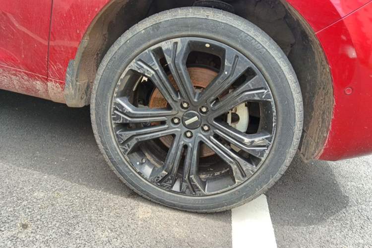 Used Wey VV5 2017 2.0T Flagship Edition Right Front Wheel Hub