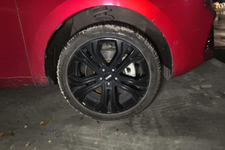 Used Wey VV5 2017 2.0T Flagship Edition Right Front Wheel Hub