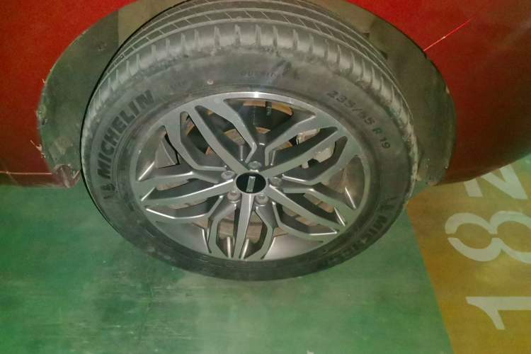 Used Wey VV5 2017 2.0T Ultra-Luxury Version Right Front Wheel Hub