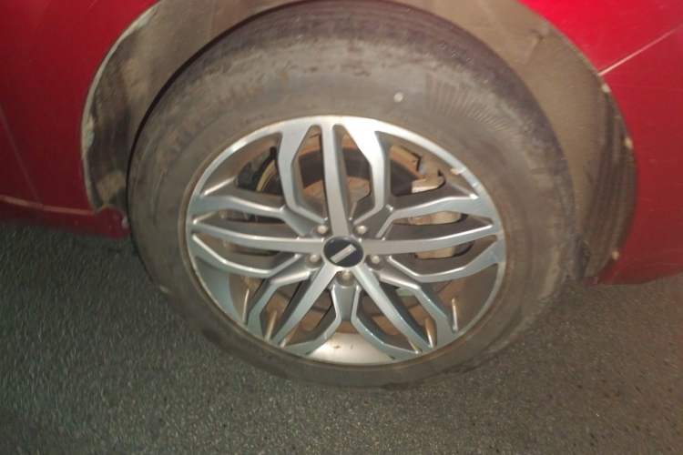 Used Wey VV5 2017 2.0T Ultra-Luxury Version Right Front Wheel Hub
