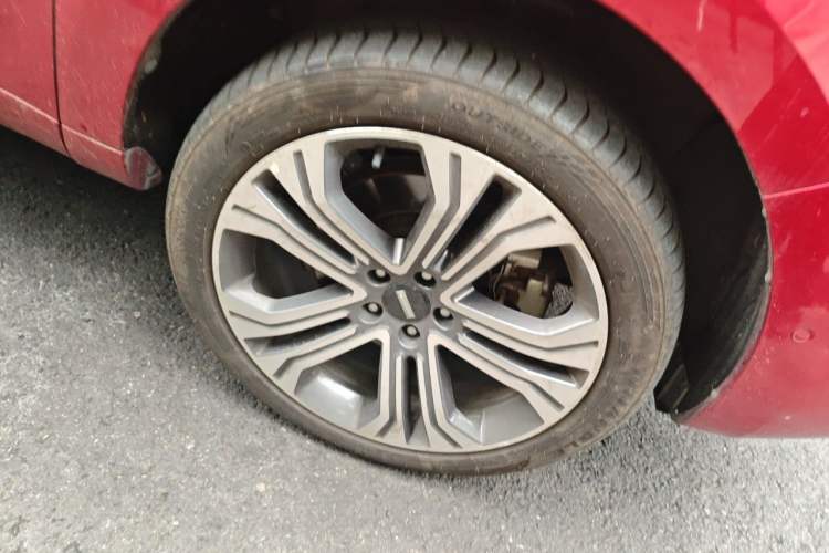Used Wey VV5 2017 2.0T Flagship Edition Right Front Wheel Hub