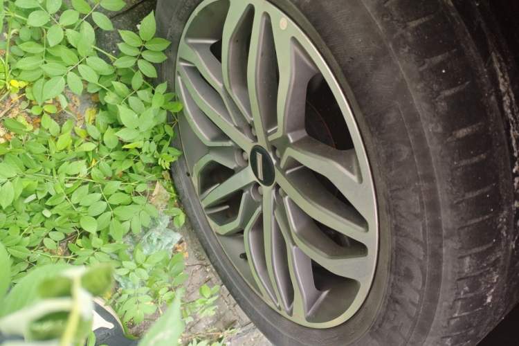 Used Wey VV5 2017 2.0T Ultra-Luxury Version Right Front Wheel Hub
