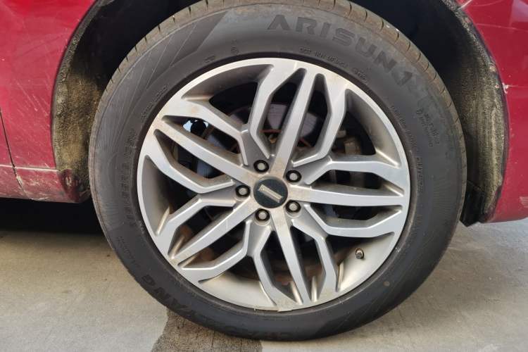 Used Wey VV5 2017 2.0T Ultra-Luxury Version Right Front Wheel Hub