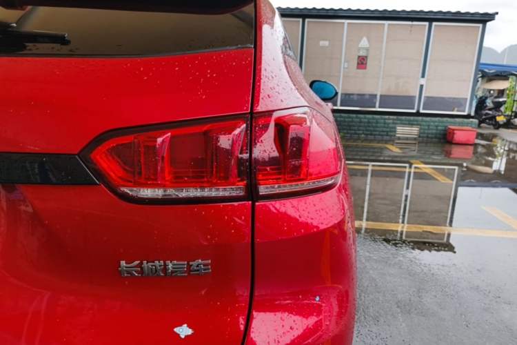Used Wey VV5 2017 2.0T Ultra-Luxury Version Right Rear Taillight