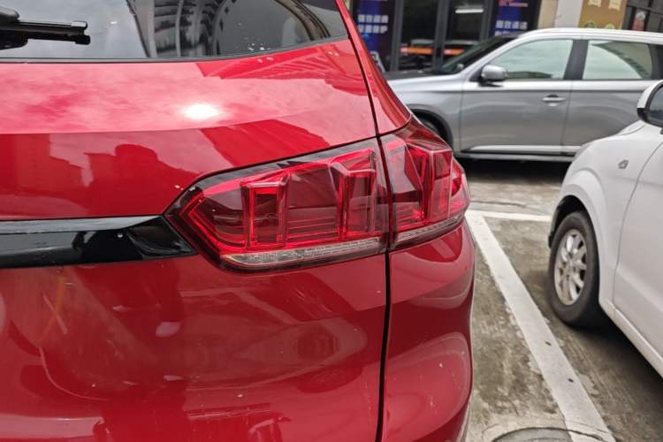 Used Wey VV5 2017 2.0T Ultra-Luxury Version Right Rear Taillight