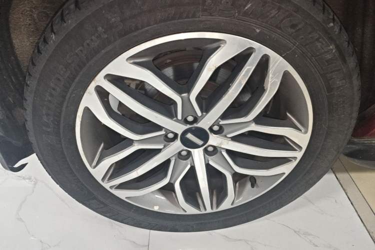 Used Wey VV5 2017 2.0T Ultra-Luxury Version Right Rear Wheel Hub