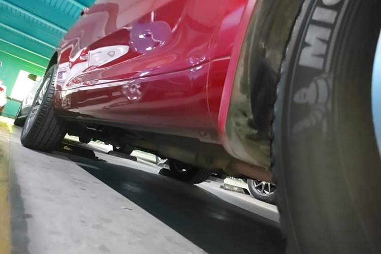 Used Wey VV5 2017 2.0T Ultra-Luxury Version Right Side Sill