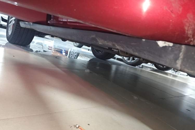 Used Wey VV5 2017 2.0T Ultra-Luxury Version Right Side Sill