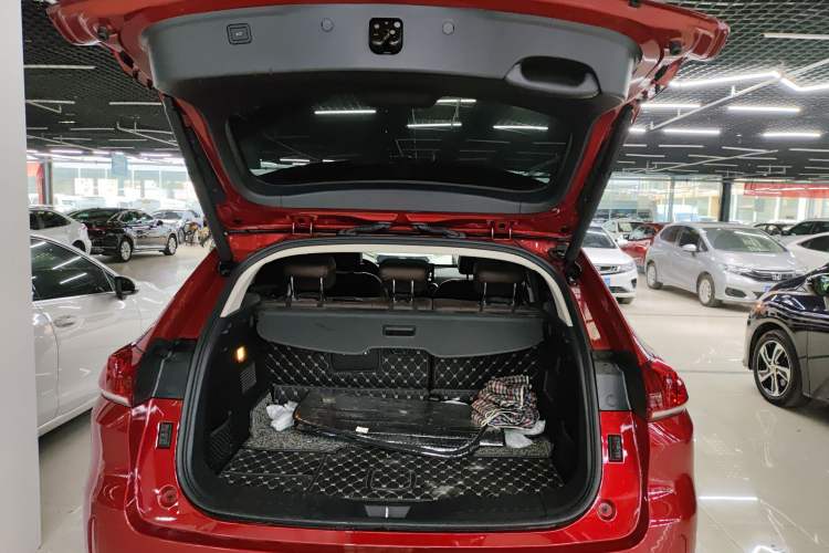 Used Wey VV5 2017 2.0T Ultra-Luxury Version Trunk