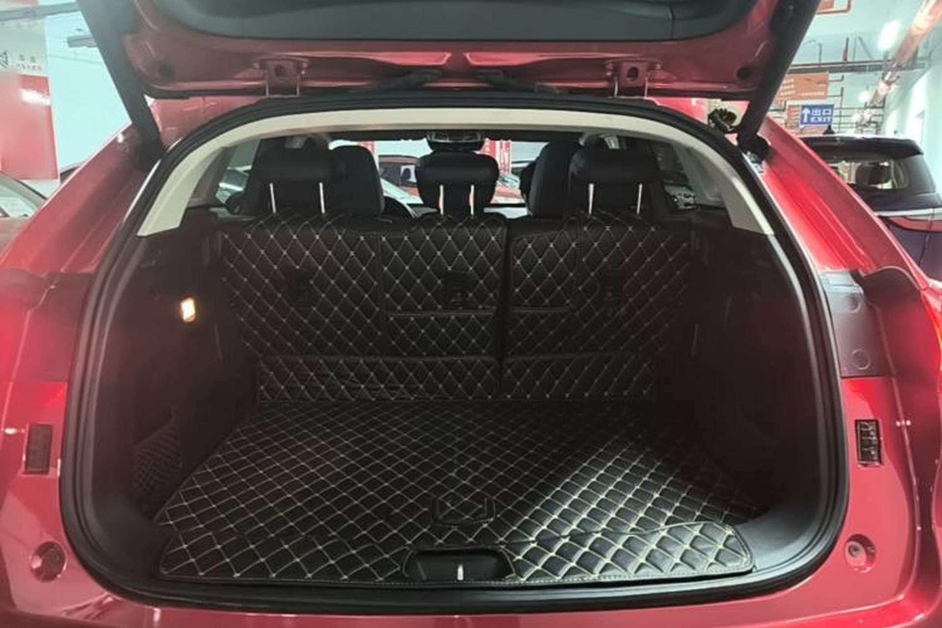 Used Wey VV5 2017 2.0T Flagship Edition Trunk