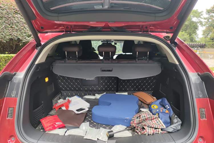 Used Wey VV5 2017 2.0T Ultra-Luxury Version Trunk