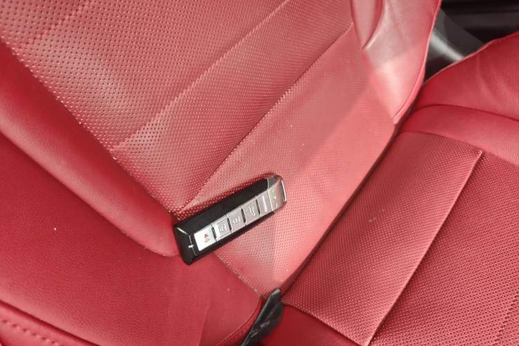 Used Wey VV5 2017 2.0T Ultra-Luxury Version Vehicle Key