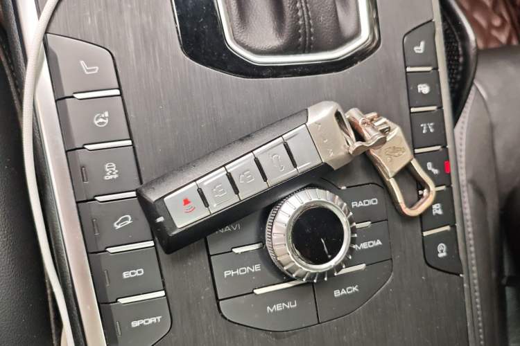 Used Wey VV5 2017 2.0T Flagship Edition Vehicle Key